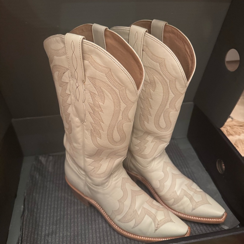 Lucchese Ivory Heeled Cowboy Boots - Picture 5 of 12